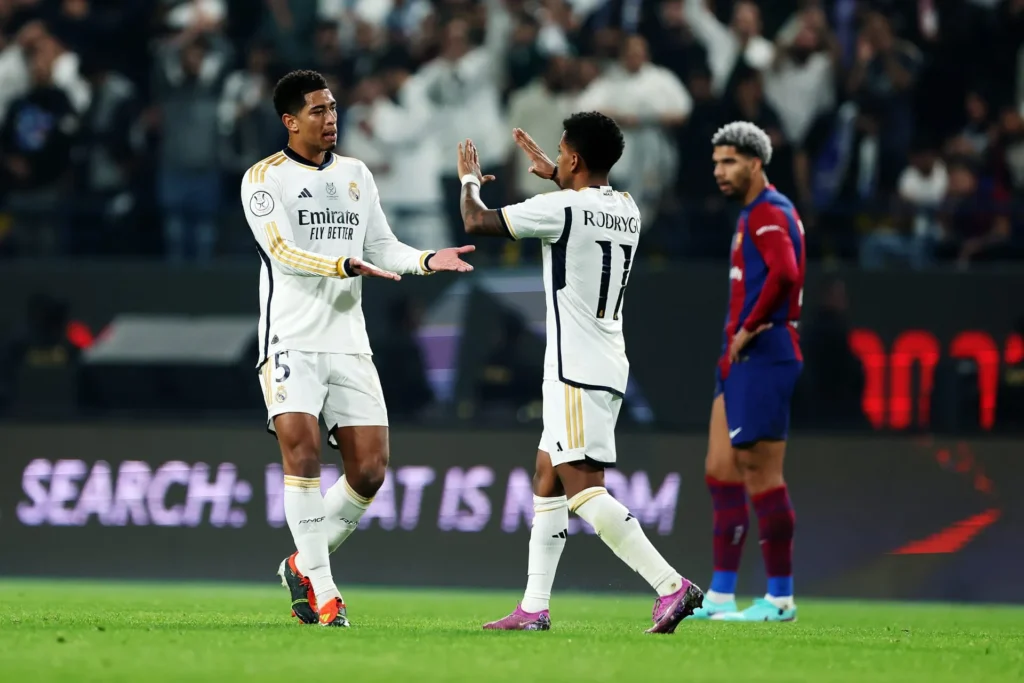 الكلاسيكو يقترب وسط غيابات مؤثرة تضرب صفوف برشلونة وريال مدريد