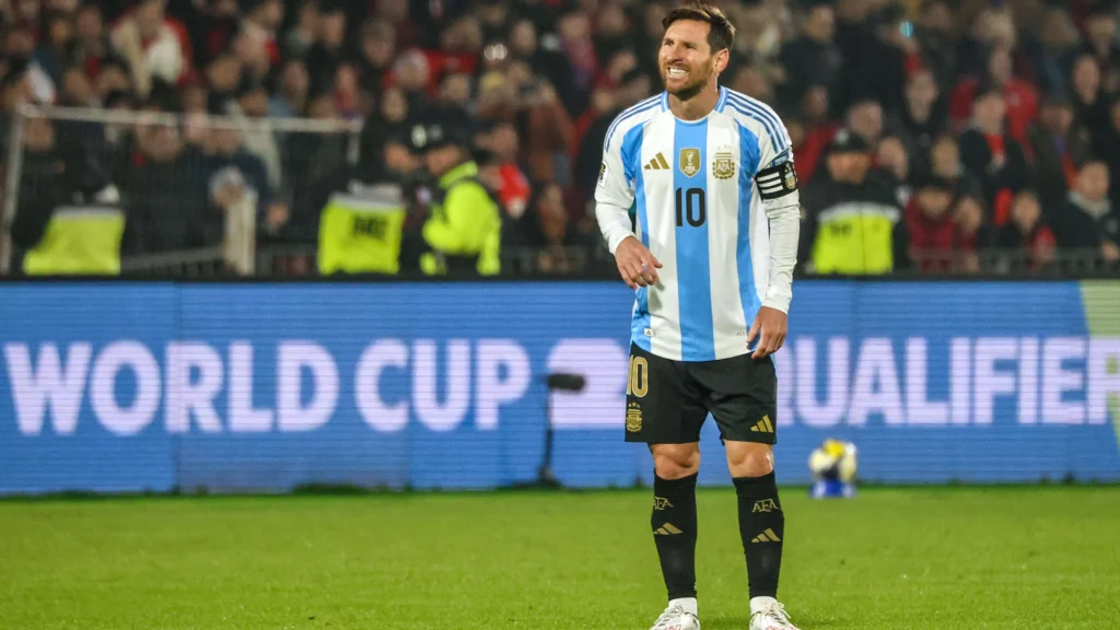 مباراة الأرجنتين ضد كولومبيا اليوم ميسي يعود في تصفيات كأس العالم 2026