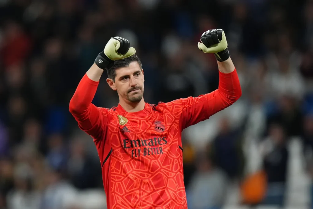 كورتوا يُجدد عقده مع ريال مدريد حتى 2027.. خطوة تؤكد الثقة