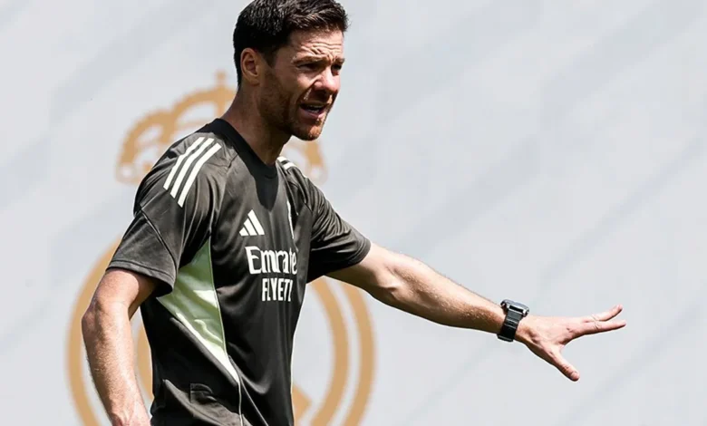 قرار غير متوقع من ريال مدريد بشأن أحد لاعبيه.. مفاجأة في خطة تشابي ألونسو!