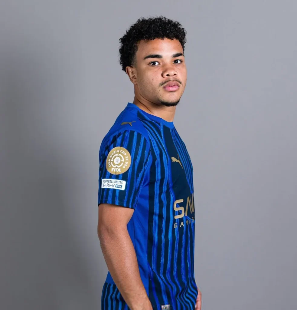 كايو سيزار لاعب الهلال السعودي