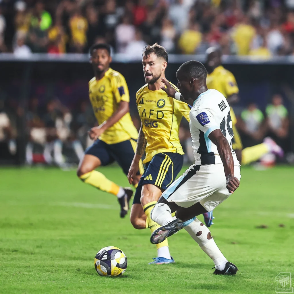 النصر يهزم الاتحاد ويبلغ نهائي السوبر السعودي رغم النقص العددي