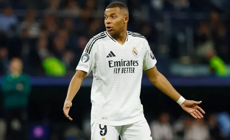 مباراة ريال مدريد وتيرول اليوم في مباراة ودية 2025