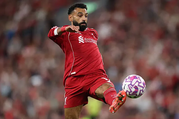 محمد صلاح يتألق في الدوري الإنجليزي مع ليفربول ويزين التشكيل ضد آرسنال