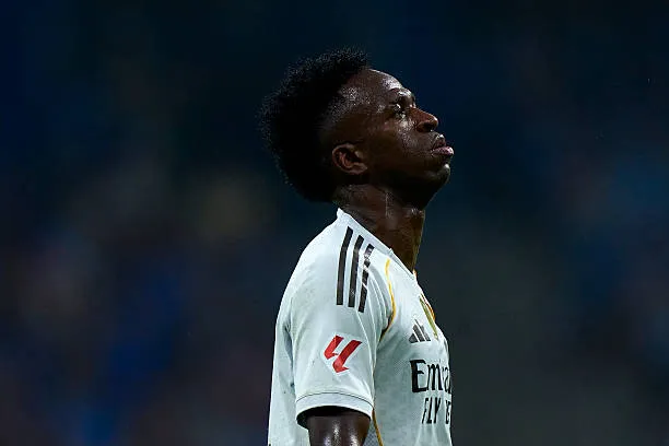 صدمة .. ريال مدريد يهدد فينيسيوس جونيور بقرار ناري يفاجئ اللاعب