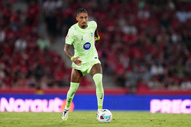 رافينيا لاعب برشلونة