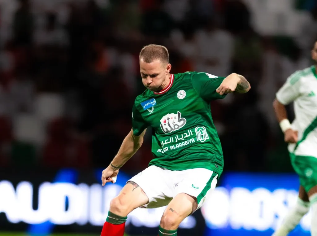 الاتفاق يستضيف ضمك في صراع التعويض بالدوري السعودي