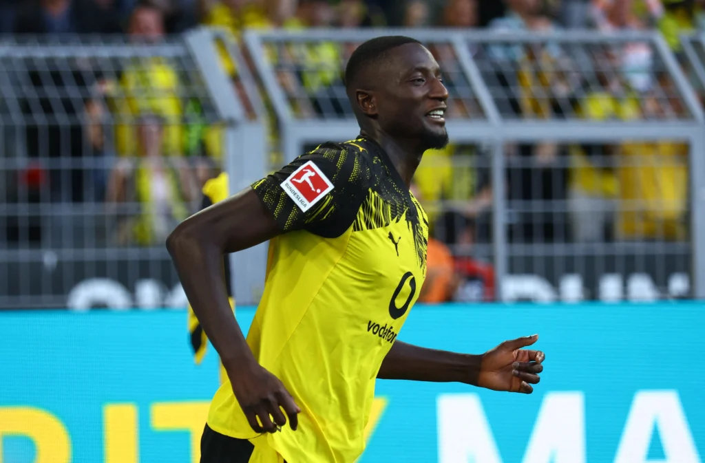 بوروسيا دورتموند ضد ماينز في مباراة الجولة الخامسة من الدوري الألماني