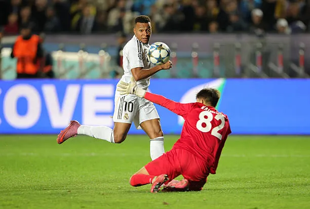كيليان مبابي لاعب ريال مدريد