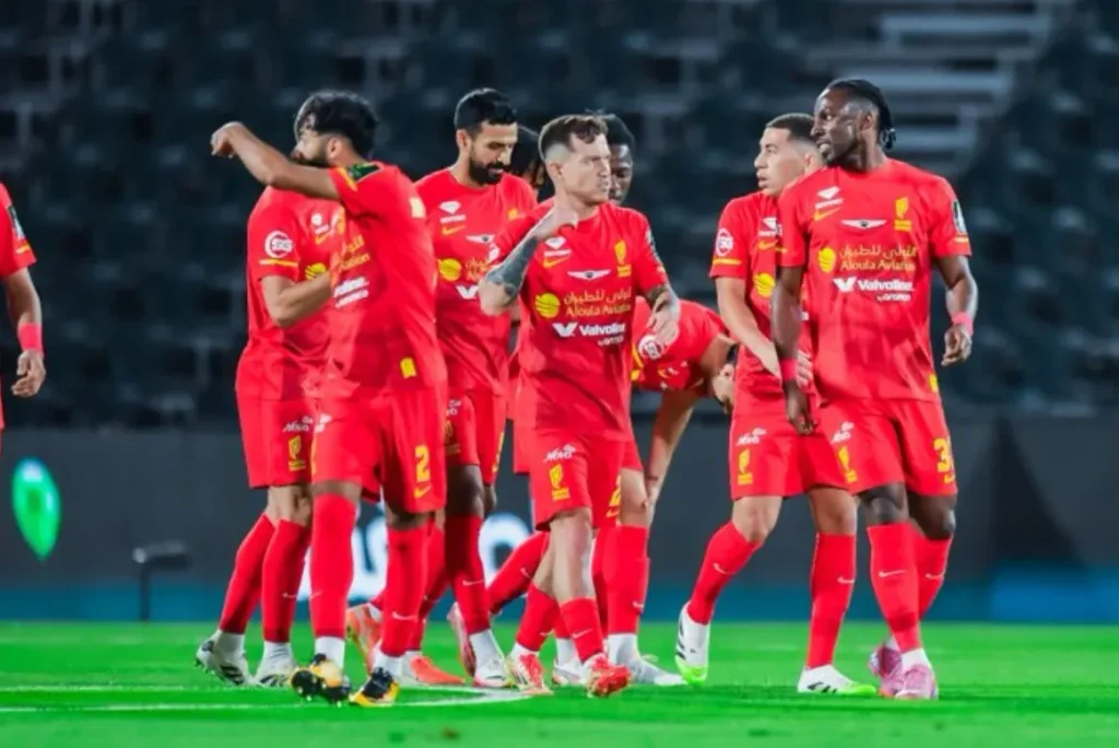 القادسية يواجه الفتح في لقاء الجولة الرابعة من دوري روشن السعودي