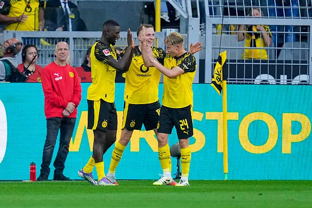 موعد مباراة بوروسيا دورتموند ضد فولفسبورج اليوم