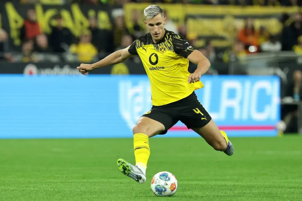 مباراة بوروسيا دورتموند ضد كولن اليوم في الدوري الألماني