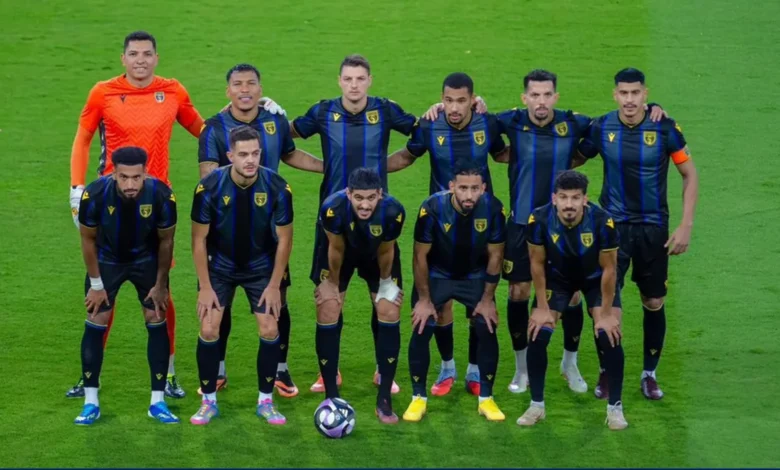 التعاون يواجه ضمك في مباراة قوية بالدوري روشن السعودي