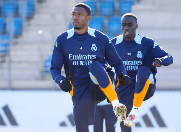 ألابا وميندي أبرز المرشحين للرحيل عن ريال مدريد