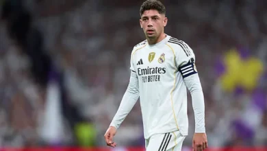 غونزالو غارسيا يوضح حقيقة رفض فالفيردي اللعب كظهير مع ريال مدريد