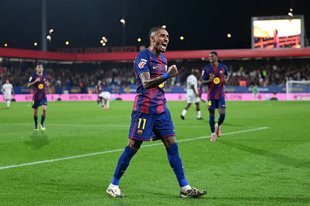 رافينيا يعود لقائمة برشلونة بعد غياب شهرين كاملين