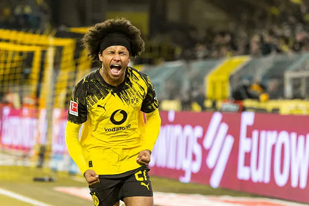 بوروسيا دورتموند يستضيف فياريال في مواجهة حاسمة بدوري أبطال أوروبا