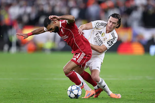 بعد السقوط أمام ليفربول.. نجم ريال مدريد يوجه رسالة نارية عن محمد صلاح