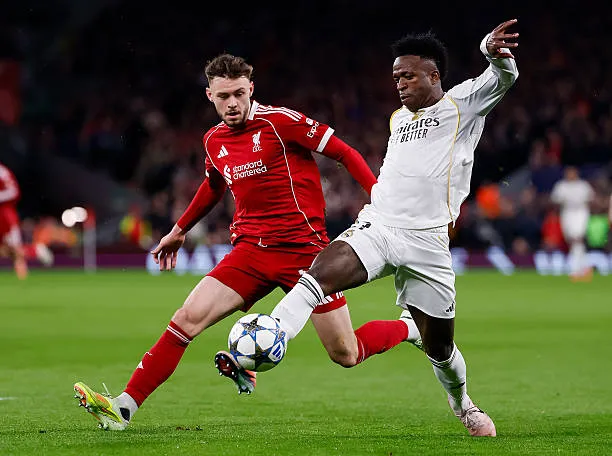 هنري ينتقد فينيسيوس: "توقّف عن التراجع واستمر في الضغط"