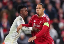 بعد الهزيمة ضد ليفربول .. نجم برشلونة يسخر من فينيسيوس جونيور