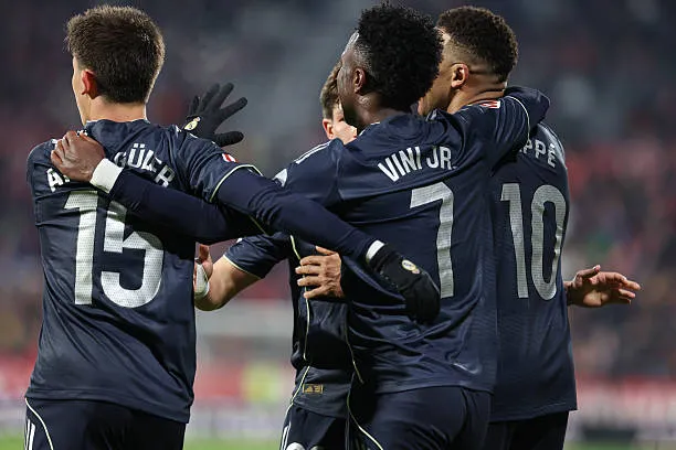 صدمة .. ريال مدريد يعلن عن إصابة نجم الفريق