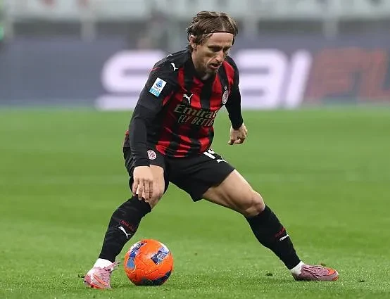 مودريتش في ميلان: إشادة بأليغري قبل مباراة ساسولو