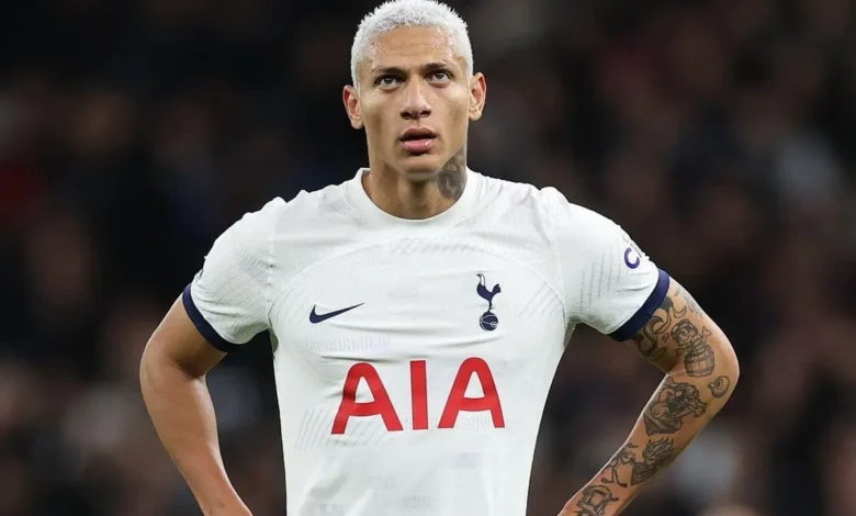 نيوكاسل يونايتد يواجه توتنهام هوتسبير في الدوري الإنجليزي